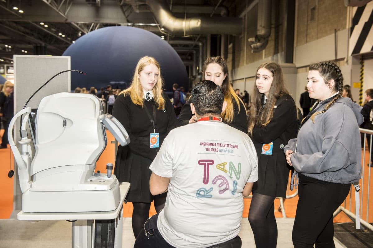 Optometry makes a Big Bang with teens at STEM careers fair